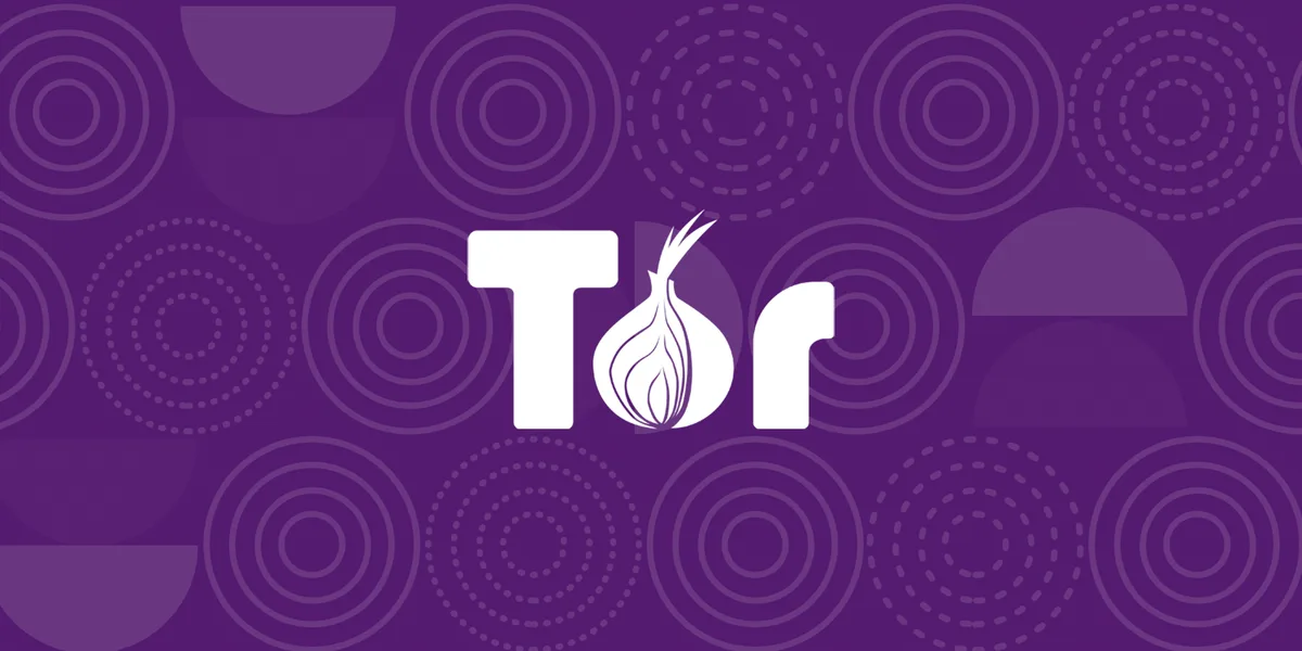 Logotipo de Tor con la cebolla en lugar de la letra o, sobre fondo morado